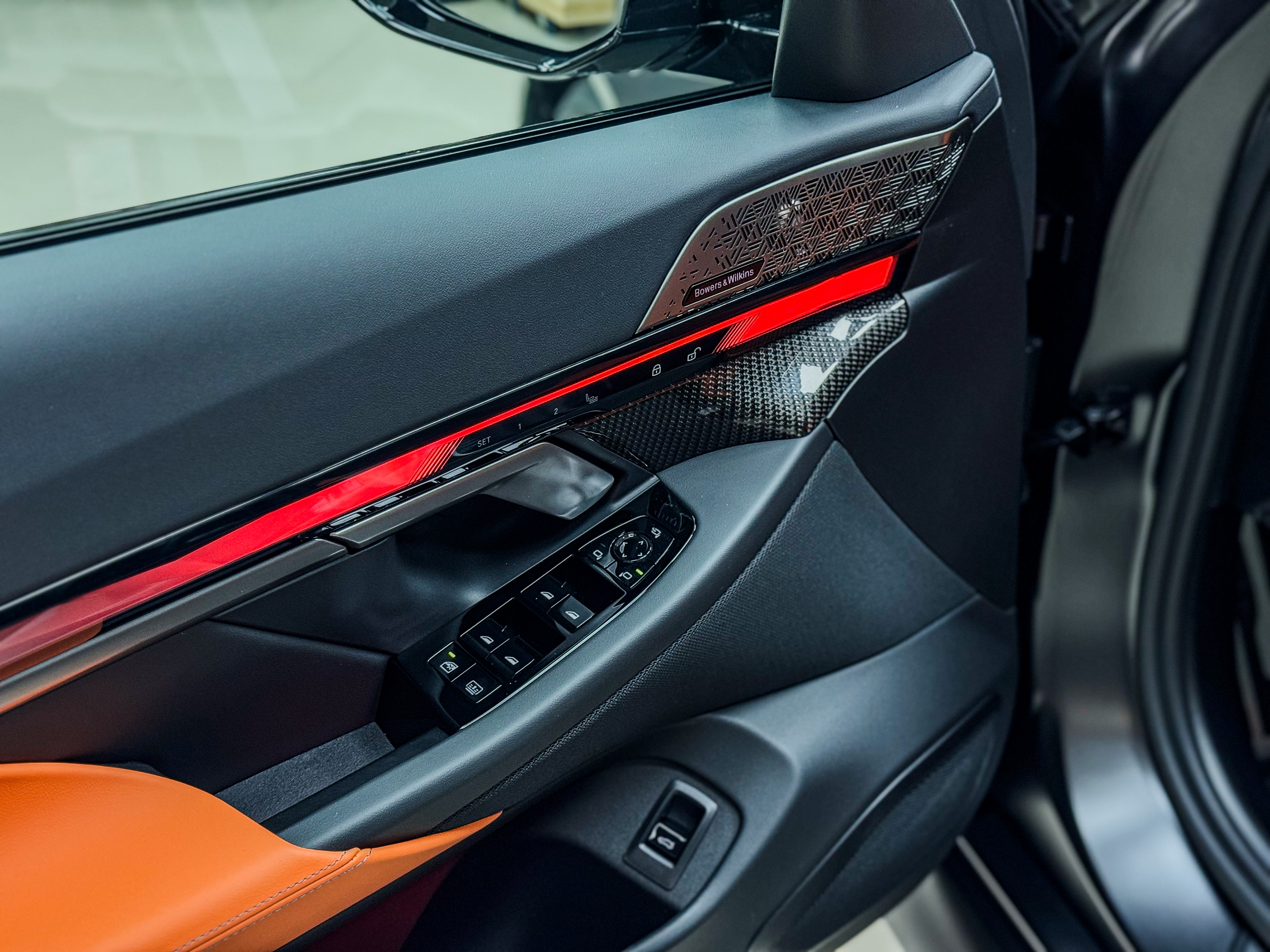 X-Drive  4.4L V8 Plug-In